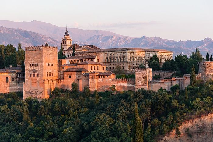 Mengulik Sejarah Granada, Kisah Megah Kejayaan Islam Terakhir di Spanyol