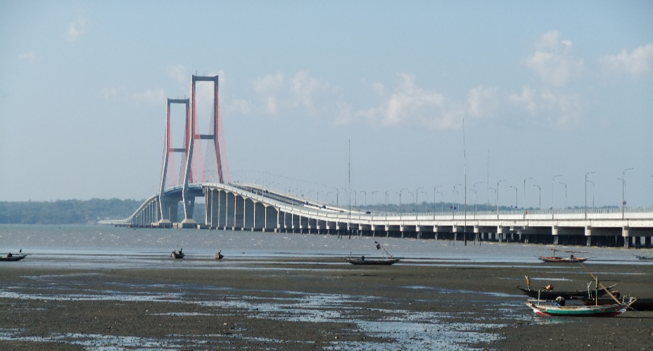 sejarah jembatan Suramadu